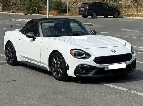 Abarth 124 Spider