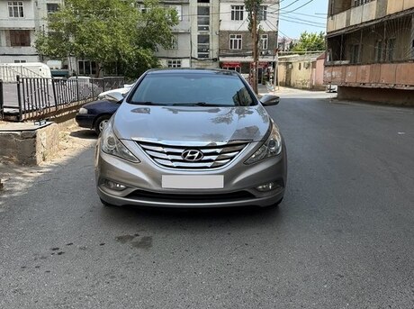 Hyundai Sonata 2010