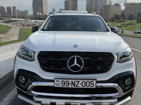 Mercedes  2017