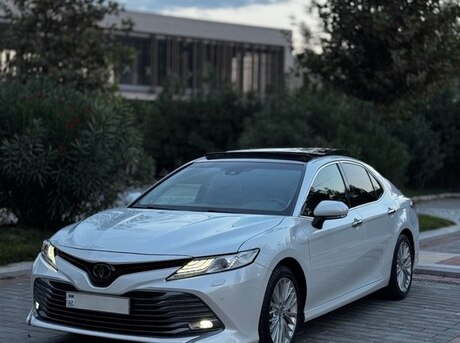 Toyota Camry 2019