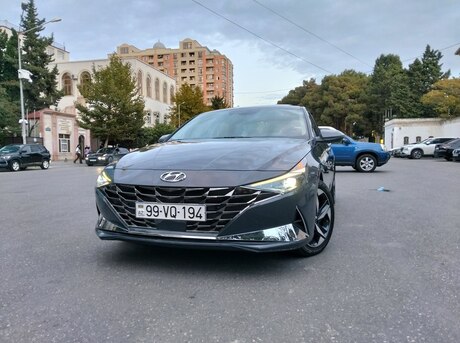 Hyundai Elantra 2023