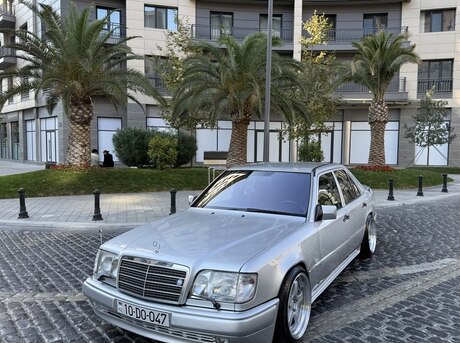 Mercedes E 200