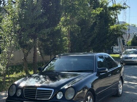 Mercedes E 220 2000