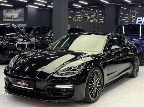 Porsche Panamera 4