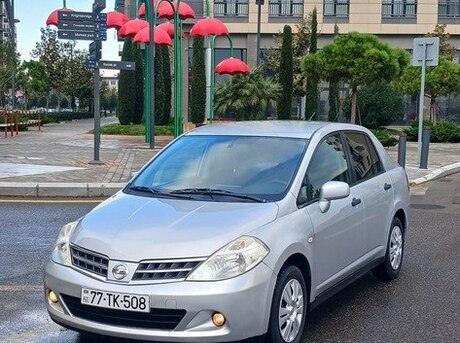 Nissan Tiida 2012