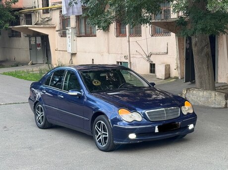 Mercedes C 240