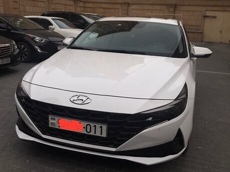 Hyundai Elantra 2022