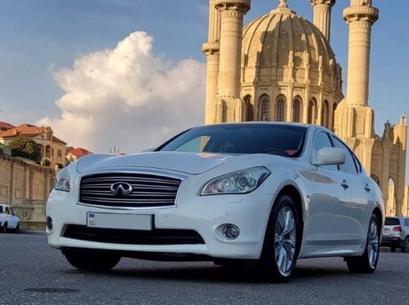 Infiniti M37 2010