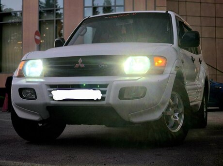 Mitsubishi Pajero 2000