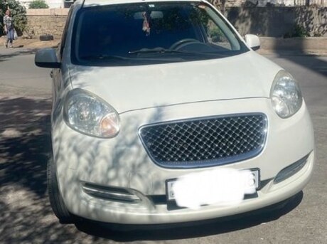 Nissan March 2011
