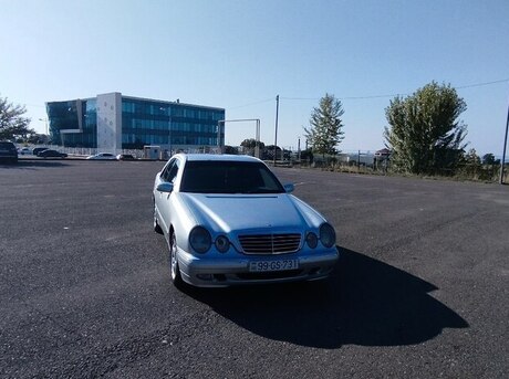 Mercedes E 270 2001