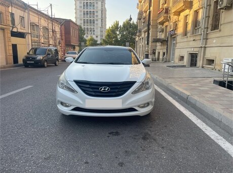 Hyundai Sonata 2010
