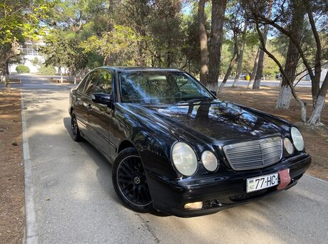 Mercedes E 220 2000