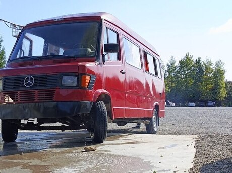 Mercedes 208 D 1993