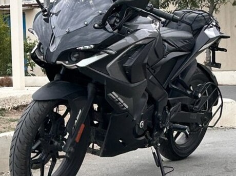 Bajaj Pulsar RS 200 2024