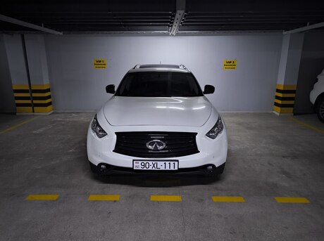 Infiniti QX70