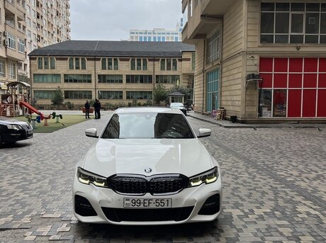 BMW 330 2019