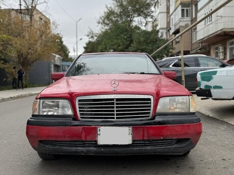 Mercedes C 200