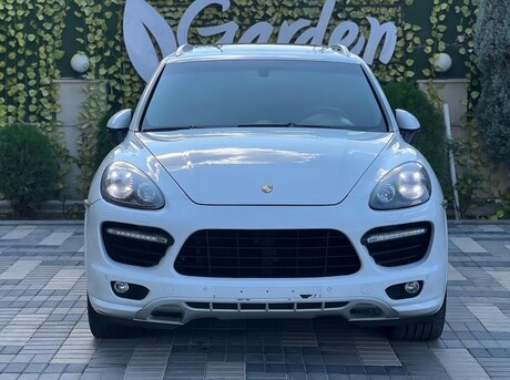 Porsche Cayenne GTS 2013
