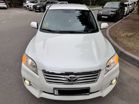 Toyota RAV4 2011