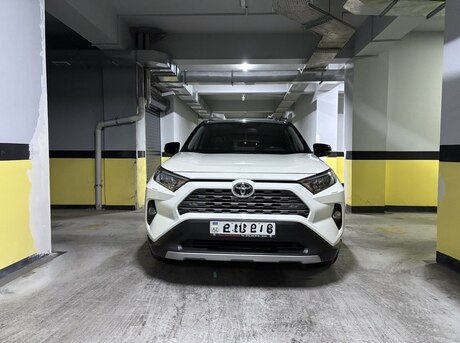 Toyota RAV4 2021