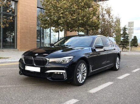 BMW 740 2016