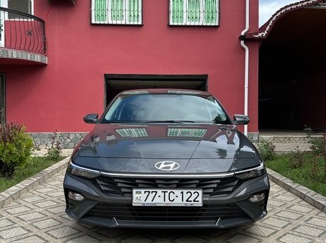 Hyundai Elantra 2024