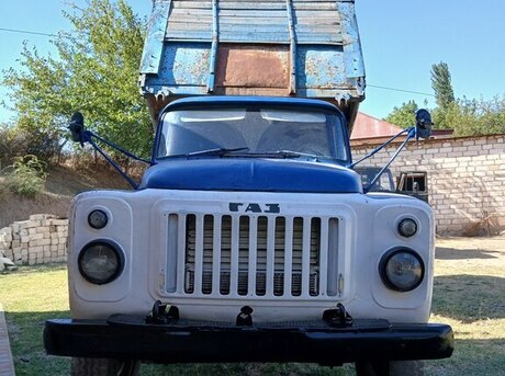 GAZ 53