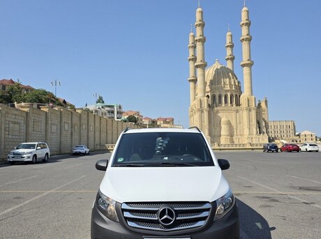 Mercedes  2017