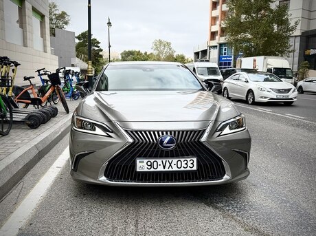 Lexus ES 300h 2021