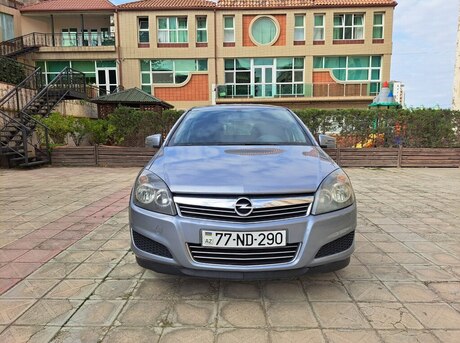 Opel Astra 2010