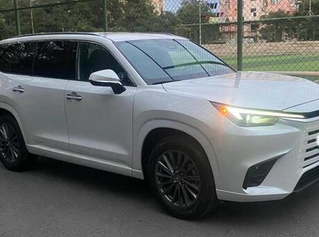 Lexus  2024