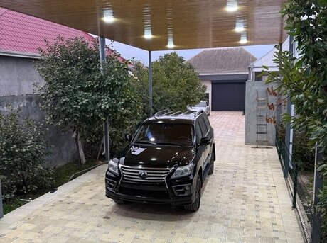 Lexus LX 570 2013