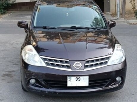Nissan Tiida 2012