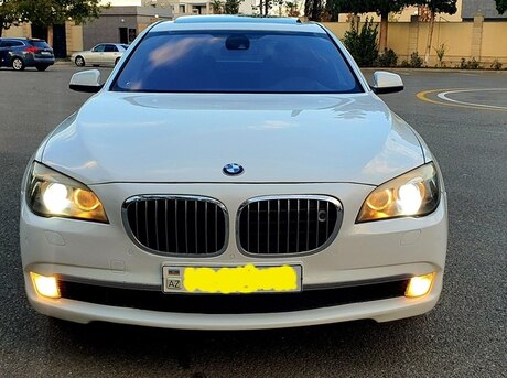 BMW 750 2009