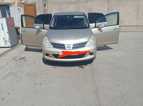 Nissan Tiida 2011