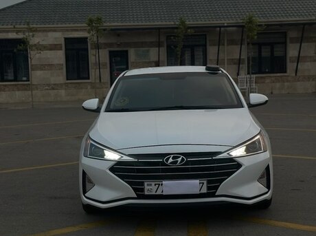 Hyundai Elantra 2019