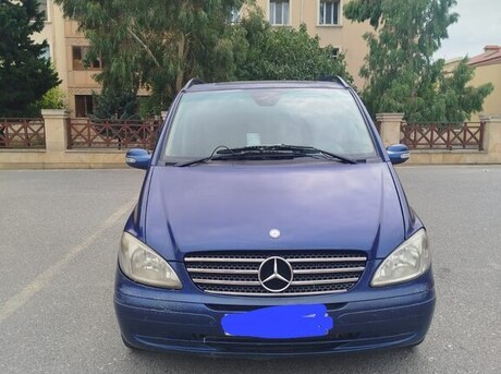 Mercedes Viano 2004