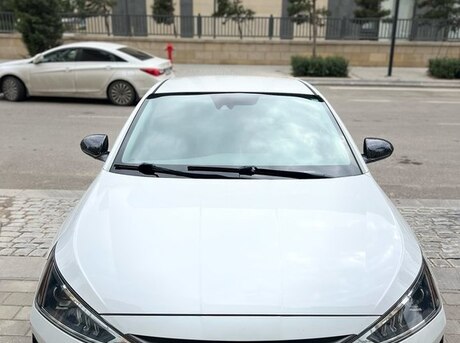 Hyundai Elantra 2020