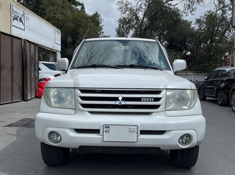 Mitsubishi Pajero io 2002