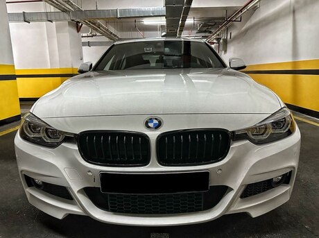 BMW 330 2018