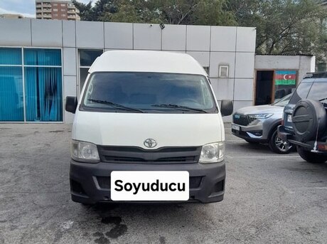 Toyota HiAce 2011