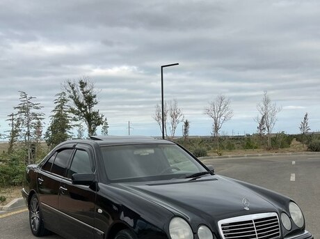 Mercedes E 230