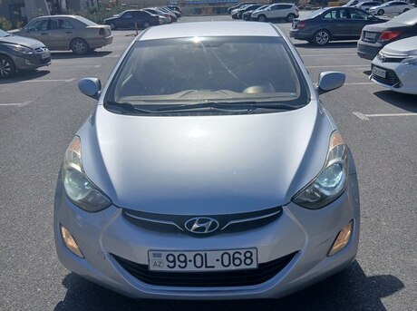 Hyundai Elantra 2012