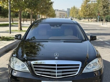 Mercedes S 550