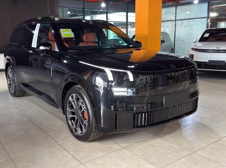 Lynk & Co 900