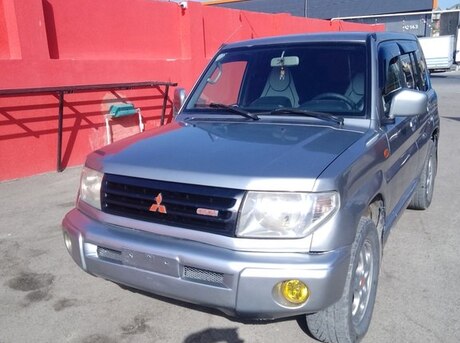 Mitsubishi Pajero io 1999