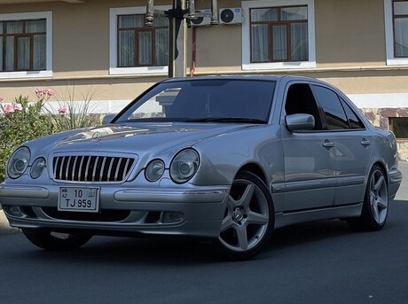 Mercedes E 320