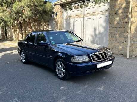 Mercedes C 180