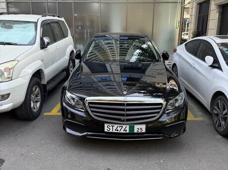 Mercedes E 300 4MATIC 2017